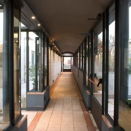 嘉尔德尼亚酒店 酒店