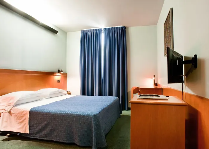 Lvg Collection - Gardenia Hotel 3*